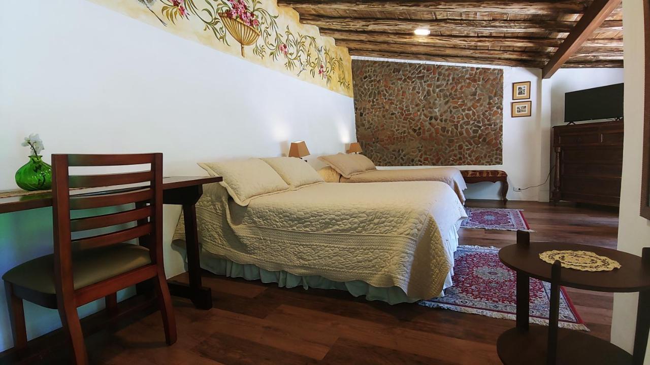Hotel Boutique Casa Montalvo Cuenca クエンカ エクステリア 写真