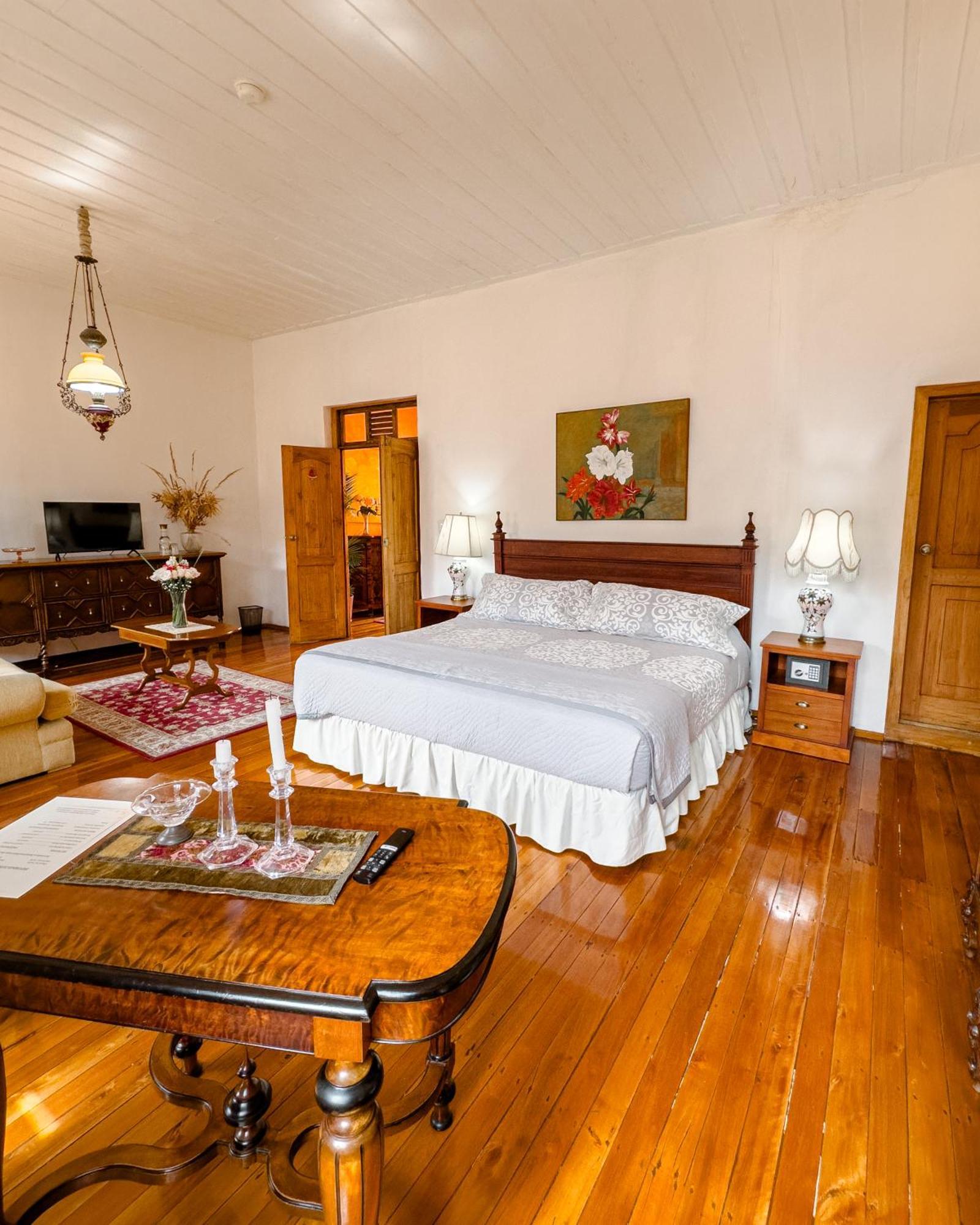 Hotel Boutique Casa Montalvo Cuenca クエンカ エクステリア 写真