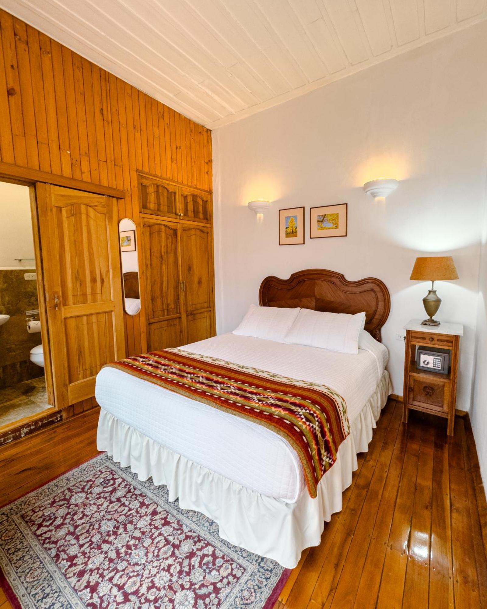 Hotel Boutique Casa Montalvo Cuenca クエンカ エクステリア 写真
