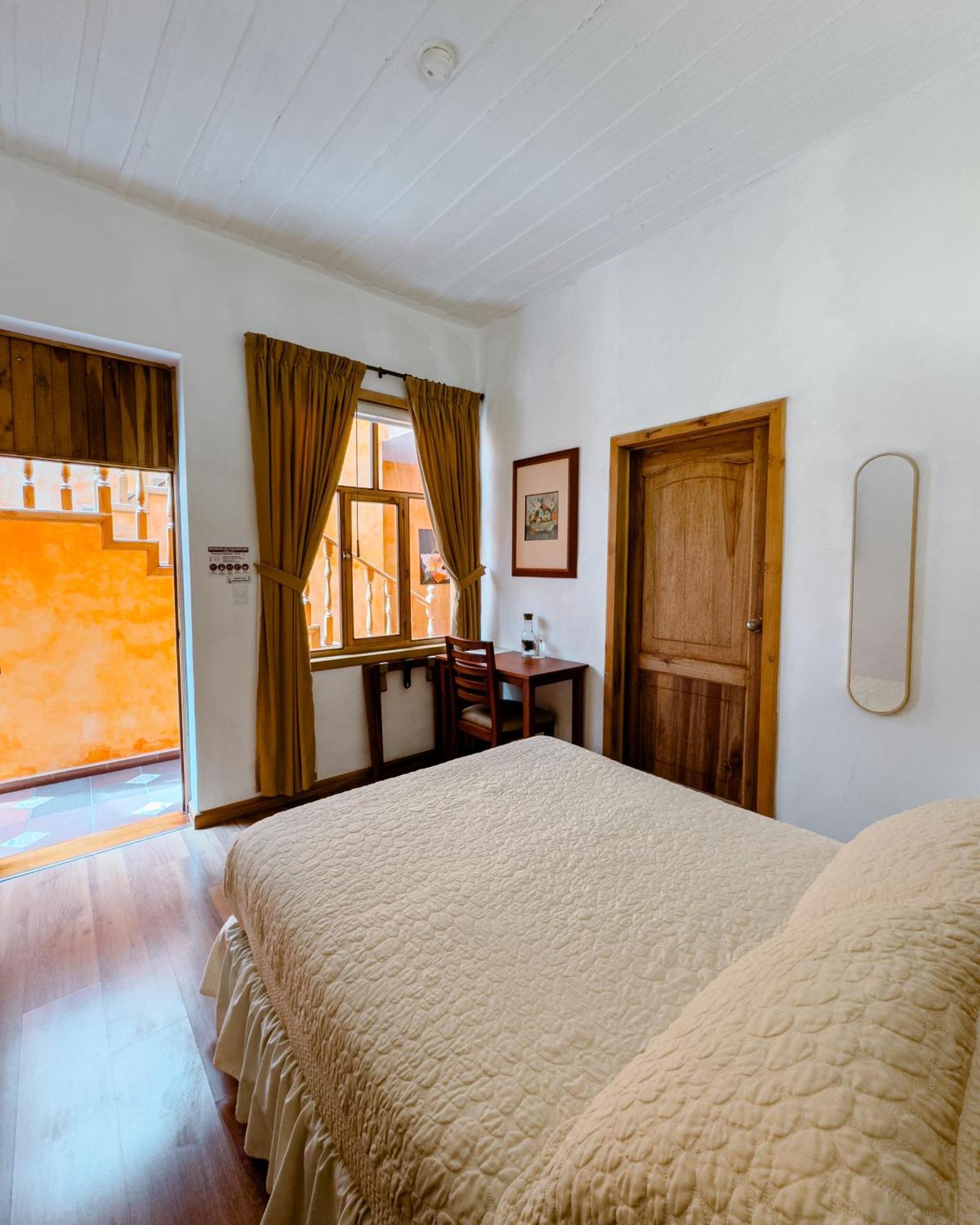 Hotel Boutique Casa Montalvo Cuenca クエンカ エクステリア 写真